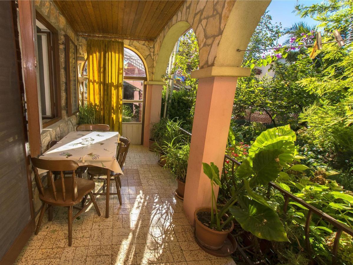 Apartments Pavlina Starigrad Paklenica Exterior photo