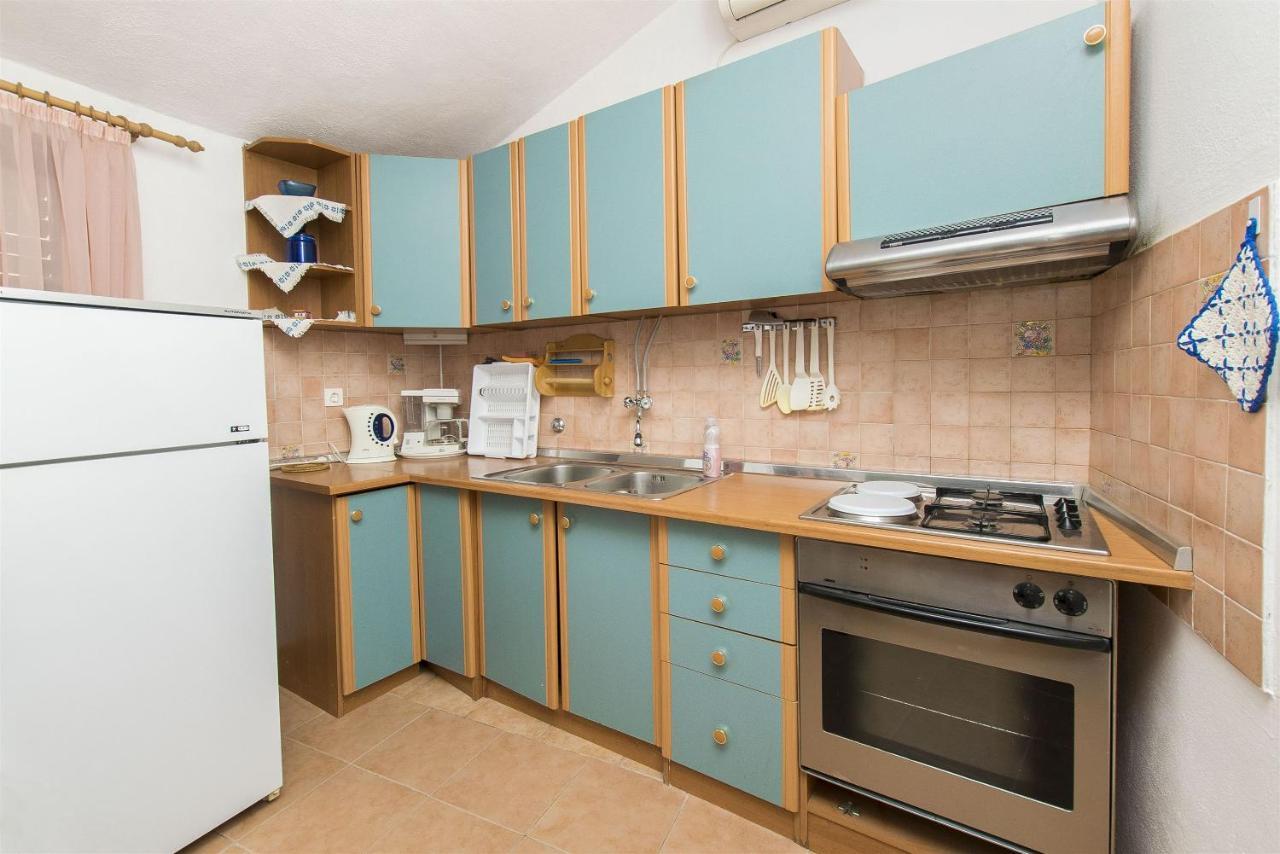 Apartments Pavlina Starigrad Paklenica Exterior photo