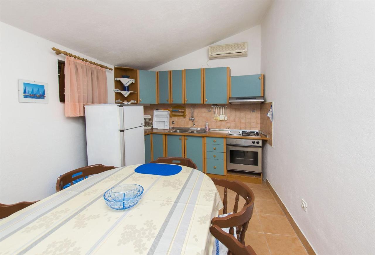 Apartments Pavlina Starigrad Paklenica Exterior photo